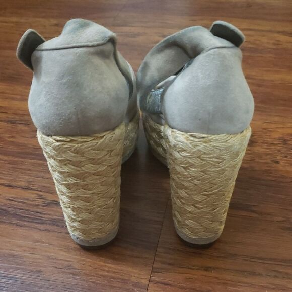 Stuart Weitzman Grey Chic Feminine Summer Suede Wedge Platform Sandals Size 7 - Picture 9 of 12